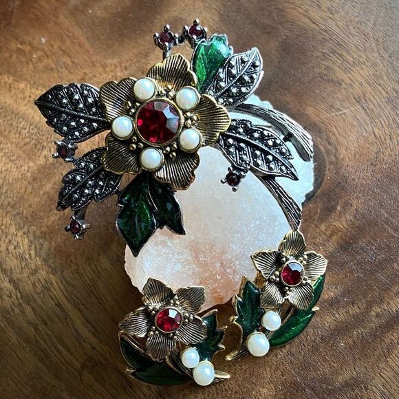 AVON Vtg Brooch & Earrings Set - Picture 6 of 6